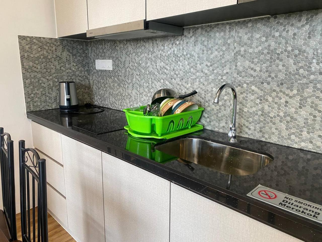 CA Homestay Kuching Luaran gambar